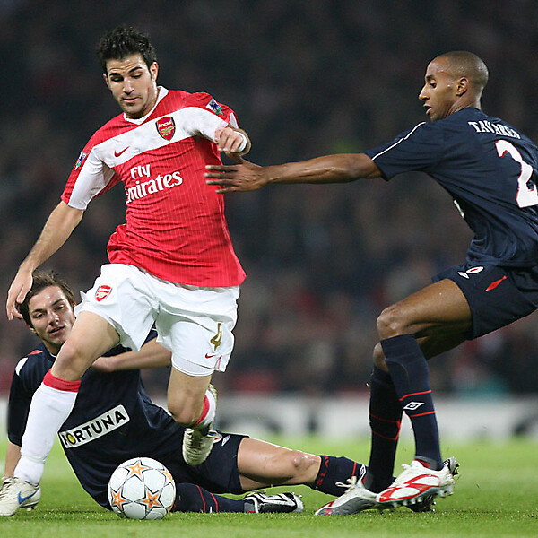 Arsenal Home 09/10 Revealed